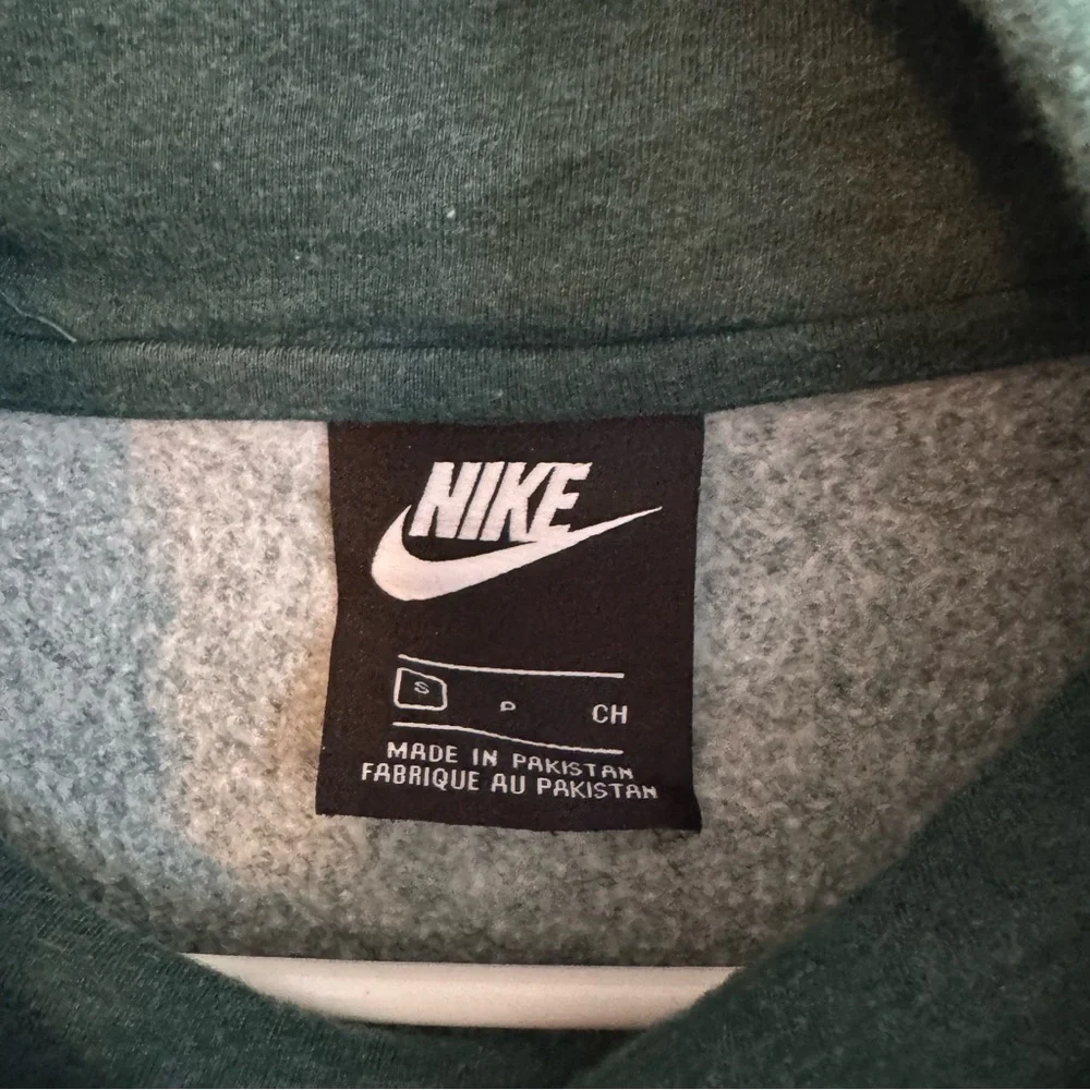 Women's S Small Nike Green High Neck Pullover Logo Hoodie - Picture 3 of 5